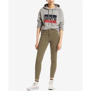 Levi’s “Runaround Super-Skinny” jean Size M